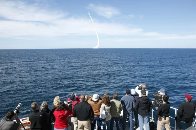 Trident II D5 wystrzelony z okrętu USS Nevada.  Fot. U.S. Navy photo by Seaman Benjamin Crossley/Released