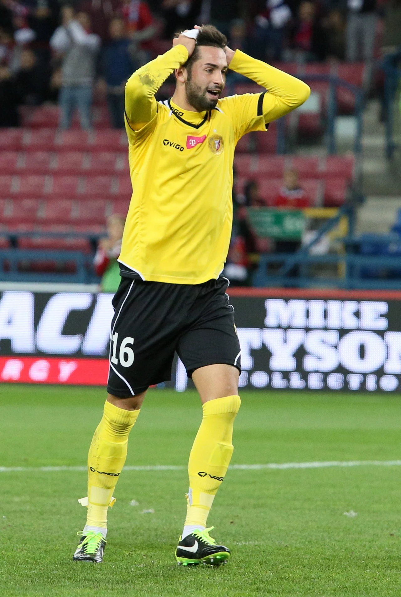 Ukarany czerwoną kartką piłkarz Widzewa Łódź Jonathan de Amo Perez