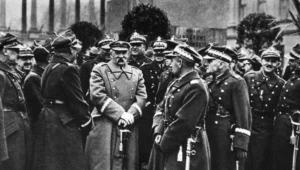 Marszałek Józef Piłsudski podczas obchodów Święta Niepodległości przed Pałacem Saskim w Warszawie (11 listopada 1932 r.)