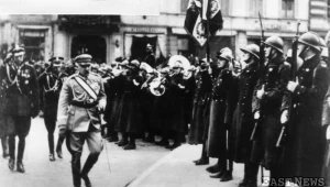 Marszałek Józef Piłsudski po przyjęciu defilady na Placu Zwycięstwa w Warszawie w Święto Niepodległości (11 listopada 1927 r.)