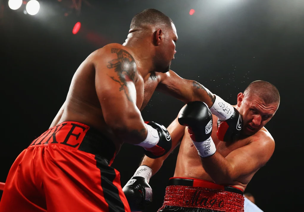 Mike Perez atakuje Magomeda Abdusalamowa