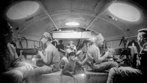 Wnętrze wagonu w bolszewickim pociągu typu Chunchuz