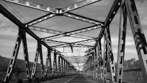 Most graniczny w Kutach nad rzeką Czeremosz (zdjęcie współczesne)