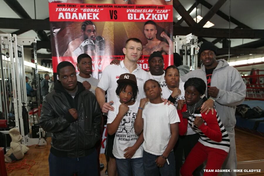 Tomasz Adamek z fanami boksu Tomasz Adamek z fanami boksu