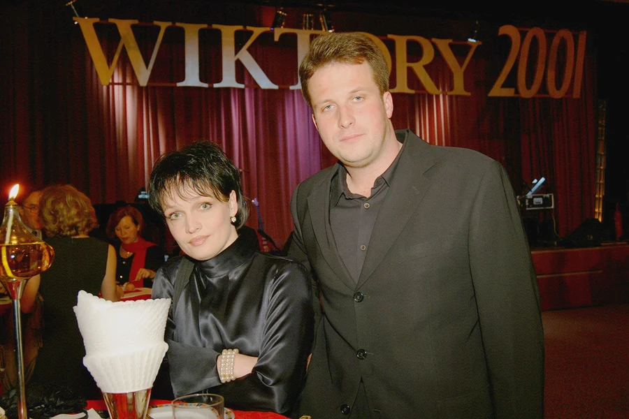 Ada i wyrzucony z domu mąż Ada i wyrzucony z domu mąż