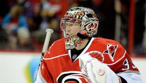 Justin Peters, bramkarz Carolina Hurricanes