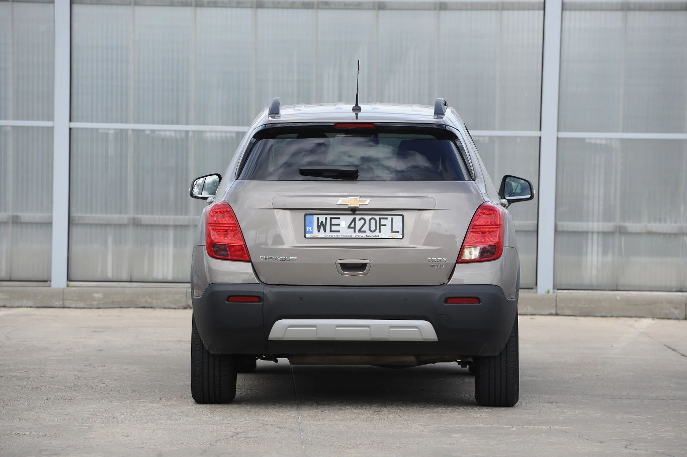 Nadwozie Chevroleta jest najwyższe i niemal najwęższe w teście. Ma nieco zachwiane proporcje i niską szybę tylną.