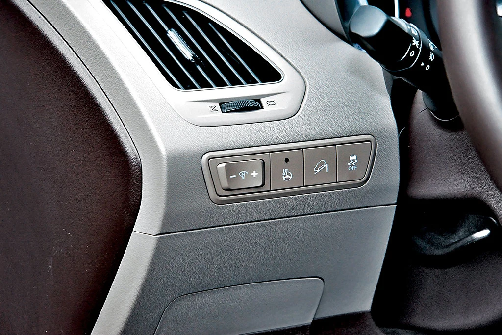 Hyundai w każdej odmianie ma system kontroli zjazdu.