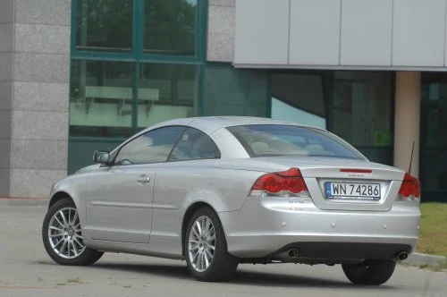 C70 II: było produkowane w latach 2006-2013. Bazuje na 2. generacji S40.