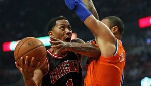 Derrick Rose (z piłką)