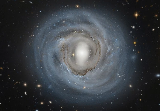 Galaktyka NGC 4921