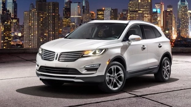 Lincoln MKC korzysta z platformy Forda Kugi; jego rozstaw osi wynosi 271,5 cm.