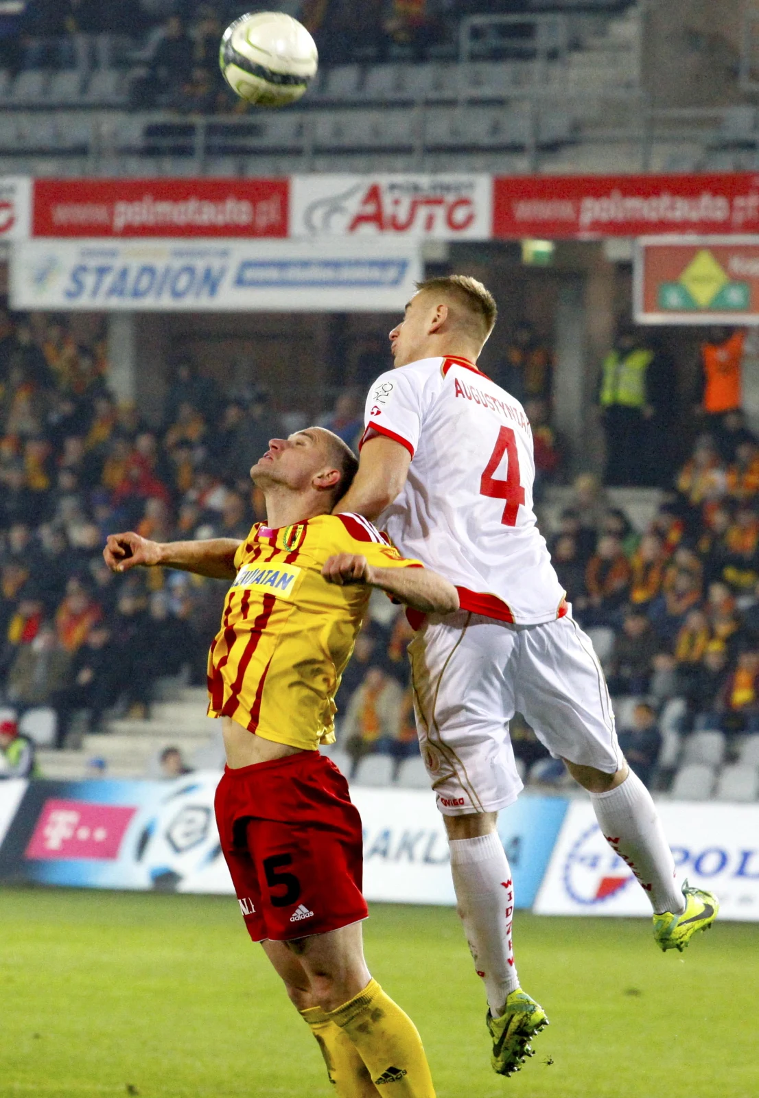 Bohaterem gospodarzy został Jacek Kiełb, który strzelił dwa gole. Bohaterem gospodarzy został Jacek Kiełb, który strzelił dwa gole.