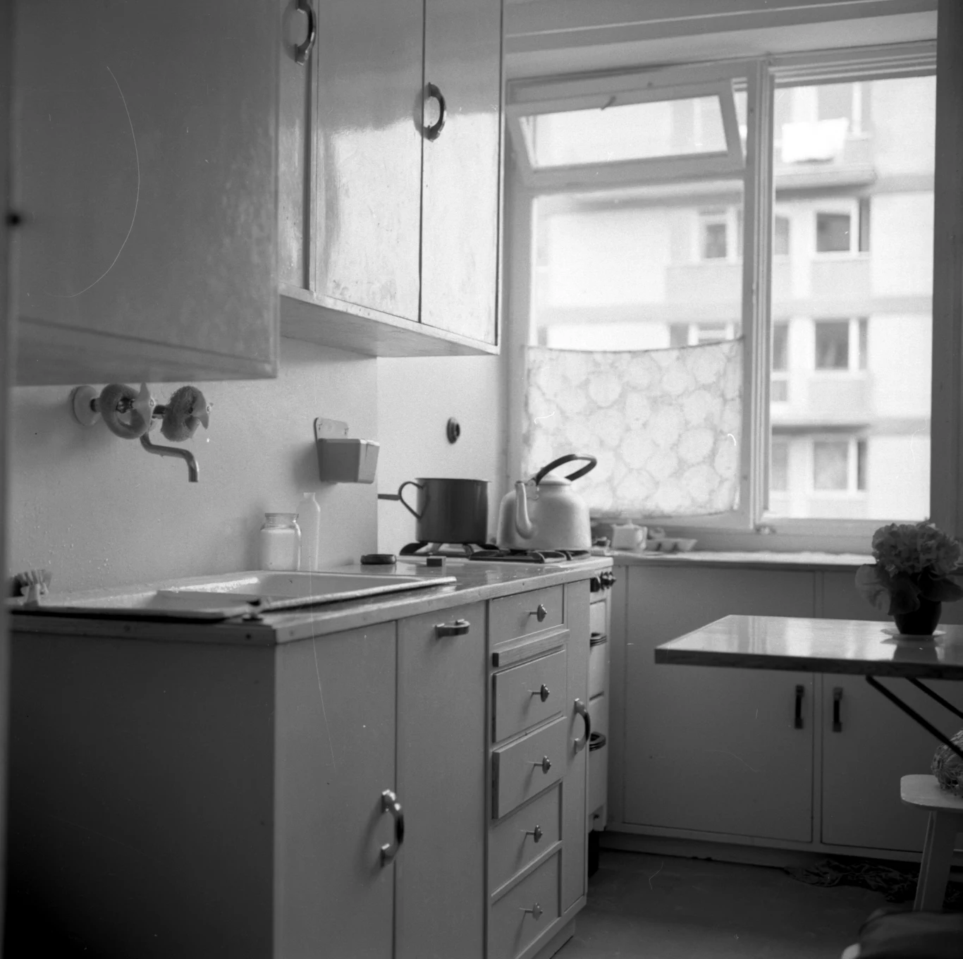 Warszawa, 1962, kuchnia w bloku Warszawa, 1962, kuchnia w bloku