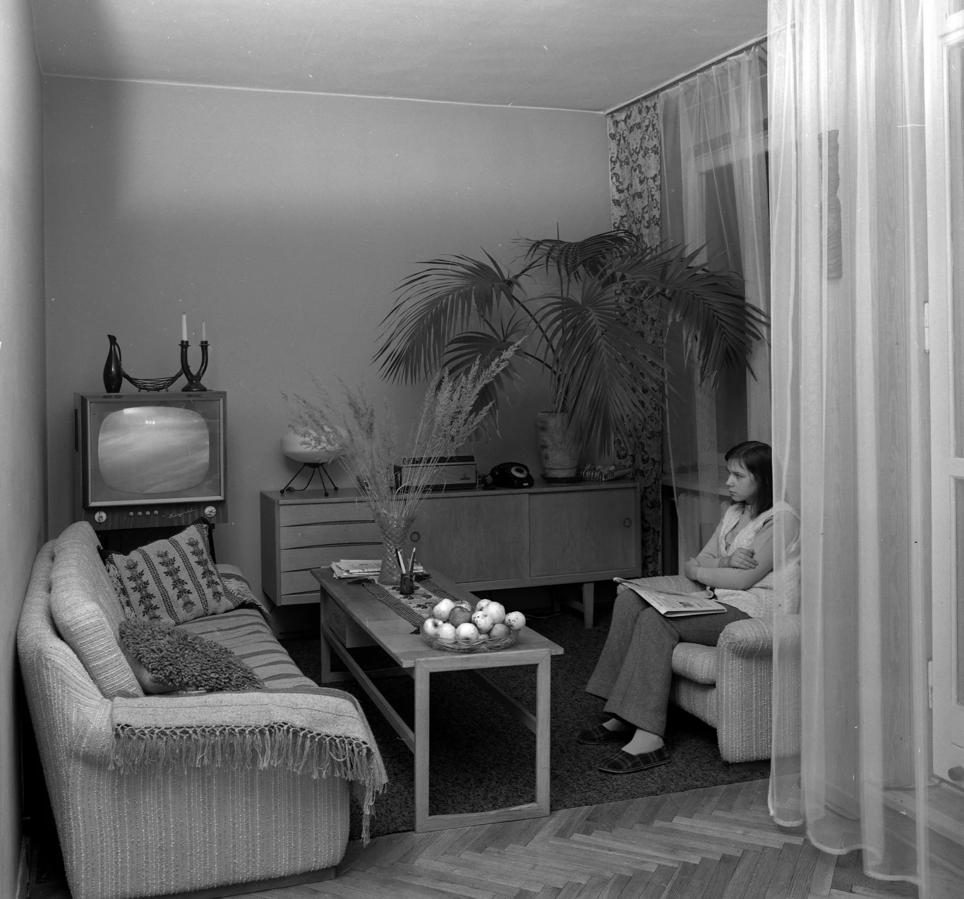 Warszawa, 1974, mieszkanie - salon Warszawa, 1974, mieszkanie - salon