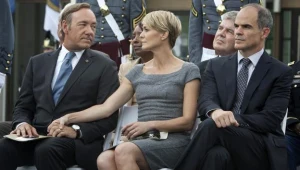 Kevin Spacey, Robin Wright i Michael Kelly w serialu "House of Cards"  