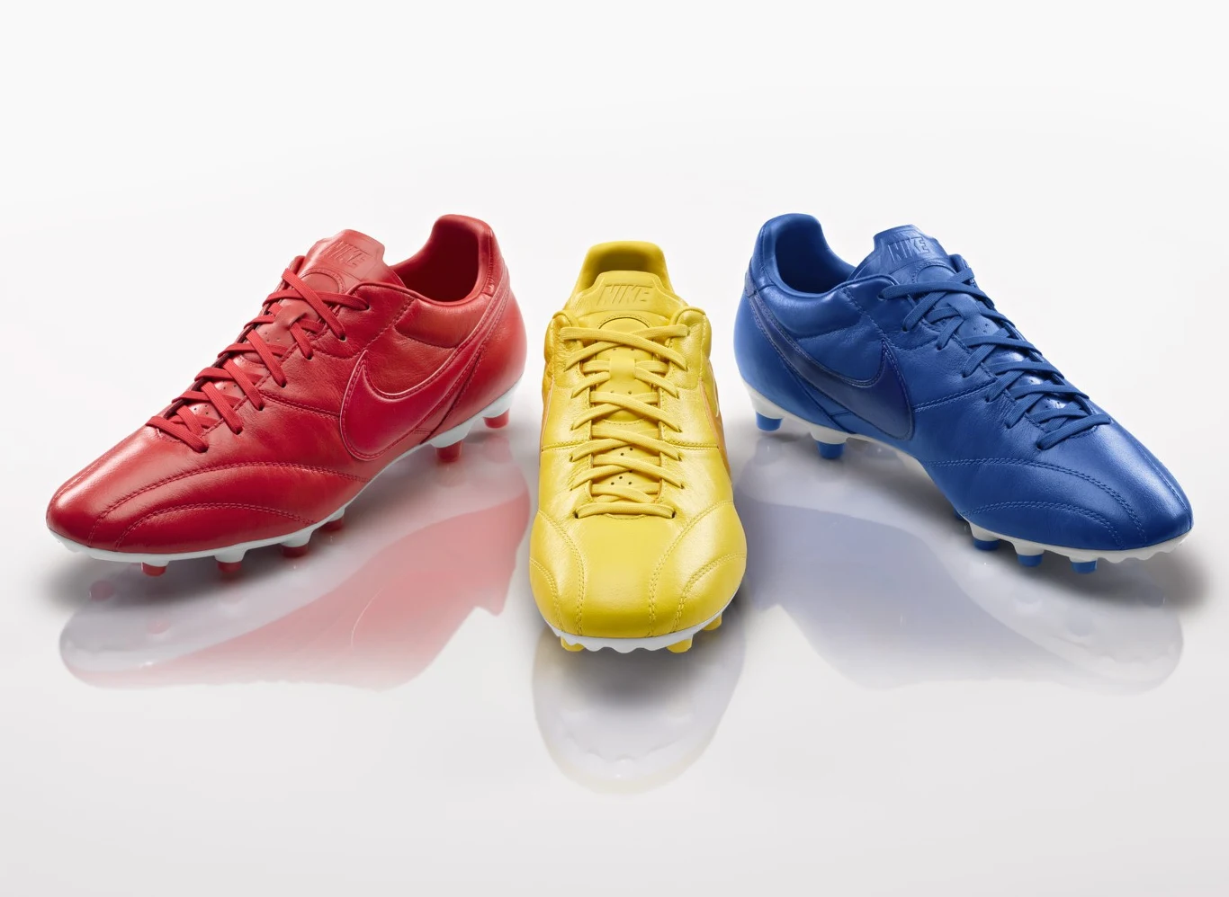 Nowe Nike Premier nawiązują kolorystyką do koszulek Brazylii, Anglii i Francji Nowe Nike Premier nawiązują kolorystyką do koszulek Brazylii, Anglii i Francji