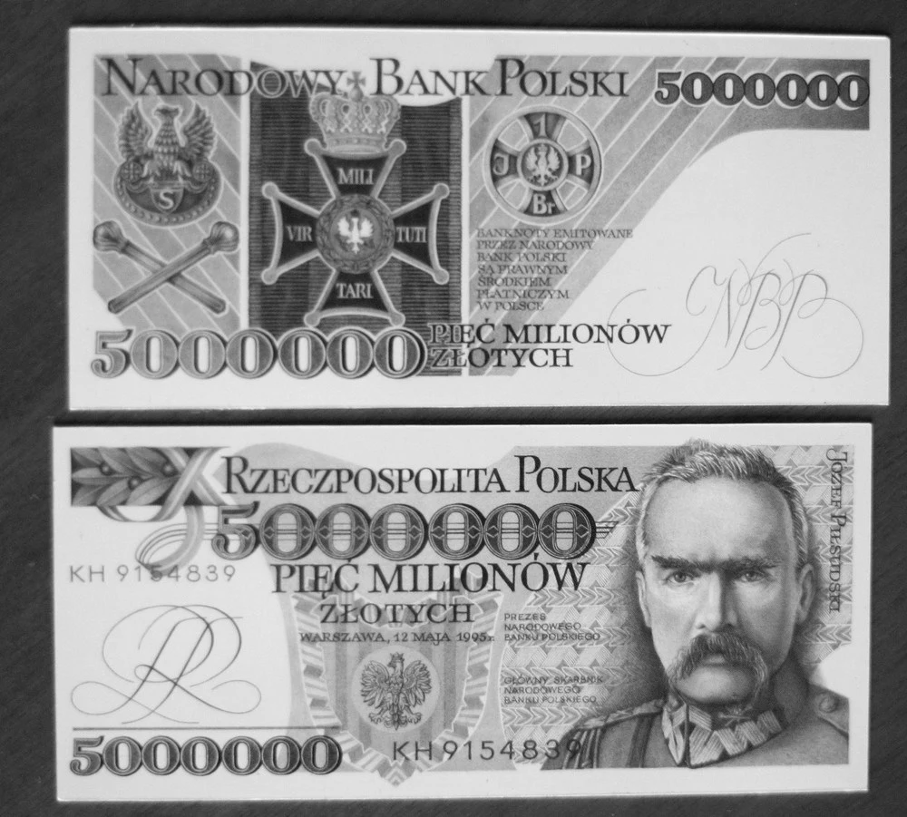Banknot o nominale 5 000 000 zł z wizerunkiem Józefa Piłsudskiego, zaprojektowany przez Andrzeja Heidricha. Banknot ten nigdy nie wszedł do obiegu, bo zablokowała go denominacja