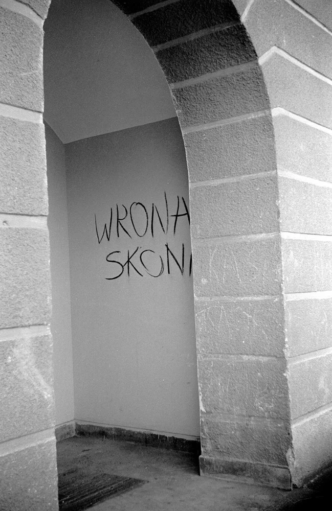 Jedno z pierwszych haseł, jakie pojawiły się na murach Warszawy, grudzień 1981