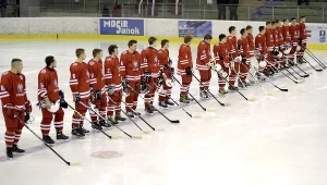 Reprezentanci Polski w hokeju na lodzie do lat 20 fot: Darek Delmanowicz