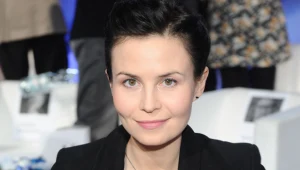 - Po intensywnej pracy na planie czy w teatrze uspokaja mnie składanie ubranek moich dzieciaków czy przekopanie ogródka - zdradza aktorka. 