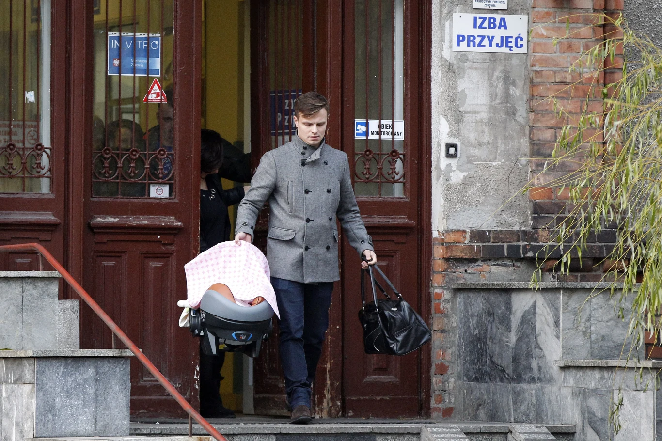 Marcin Hakiel z córeczką Marcin Hakiel z córeczką