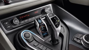 Pilot do BMW i8 wygląda jak smartfon