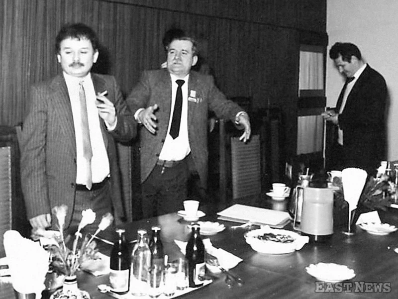 Magdalenka pod Warszawą, 1988, spotkanie strony rządowej z przedstawicielami NSZZ Solidarność przed obradami Okrągłego Stołu