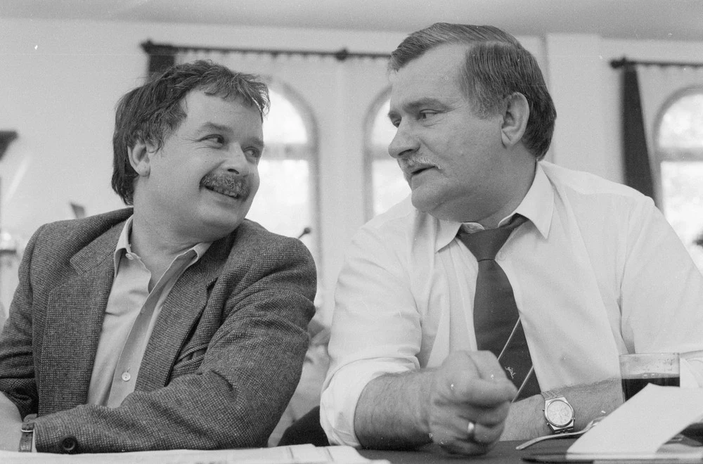 Sala BHP Stoczni Gdańskiej, 08.07.1990; Lech Kaczyński i Lech Wałęsa 