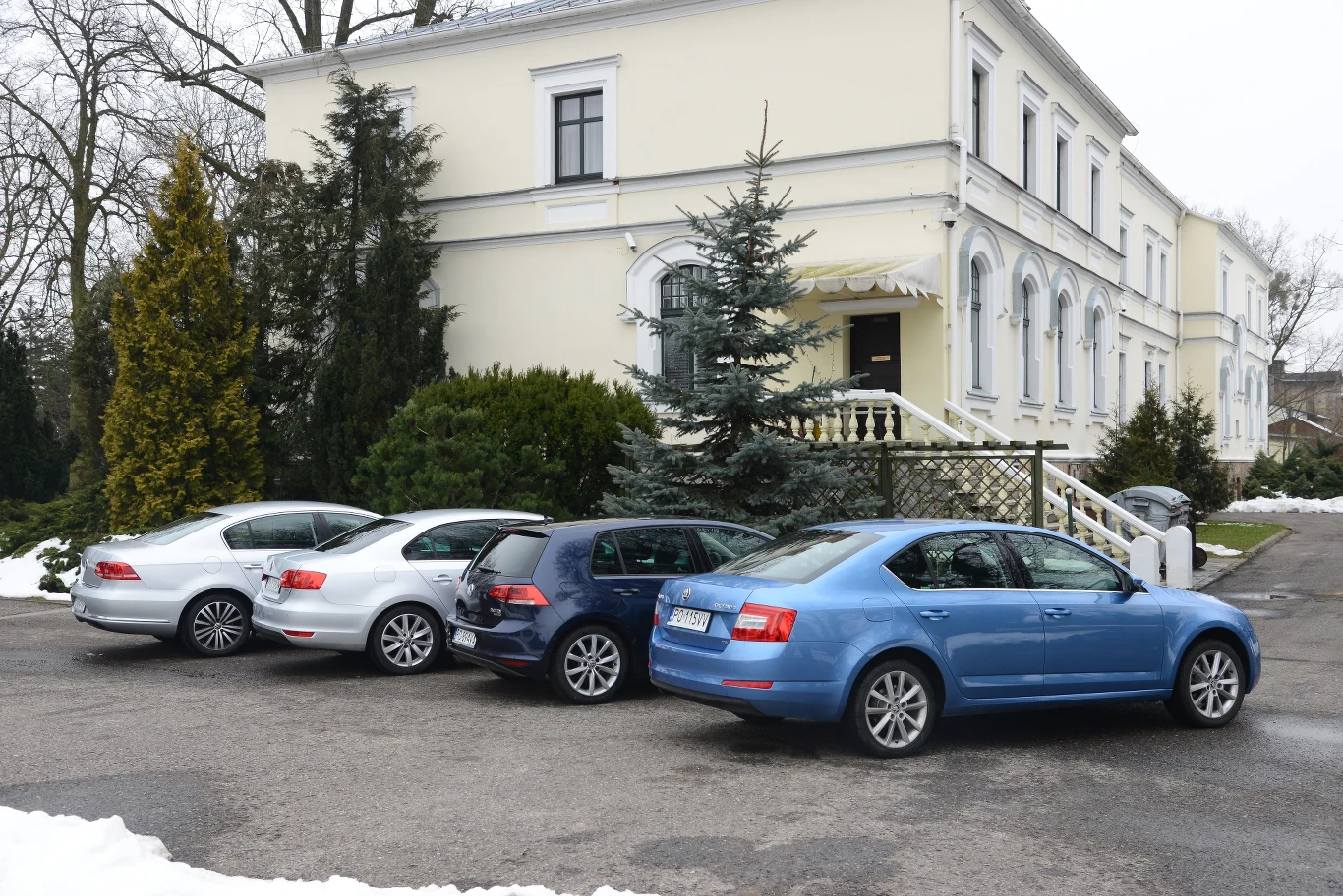 Passat i Jetta są klasycznymi sedanami, Golf to typowy kompaktowy hatchback, natomiast Octavia ma stosunkowo rzadko spotykane nadwozie typu liftback. Passat i Jetta są klasycznymi sedanami, Golf to typowy kompaktowy hatchback, natomiast Octavia ma stosunkowo rzadko spotykane nadwozie typu liftback.