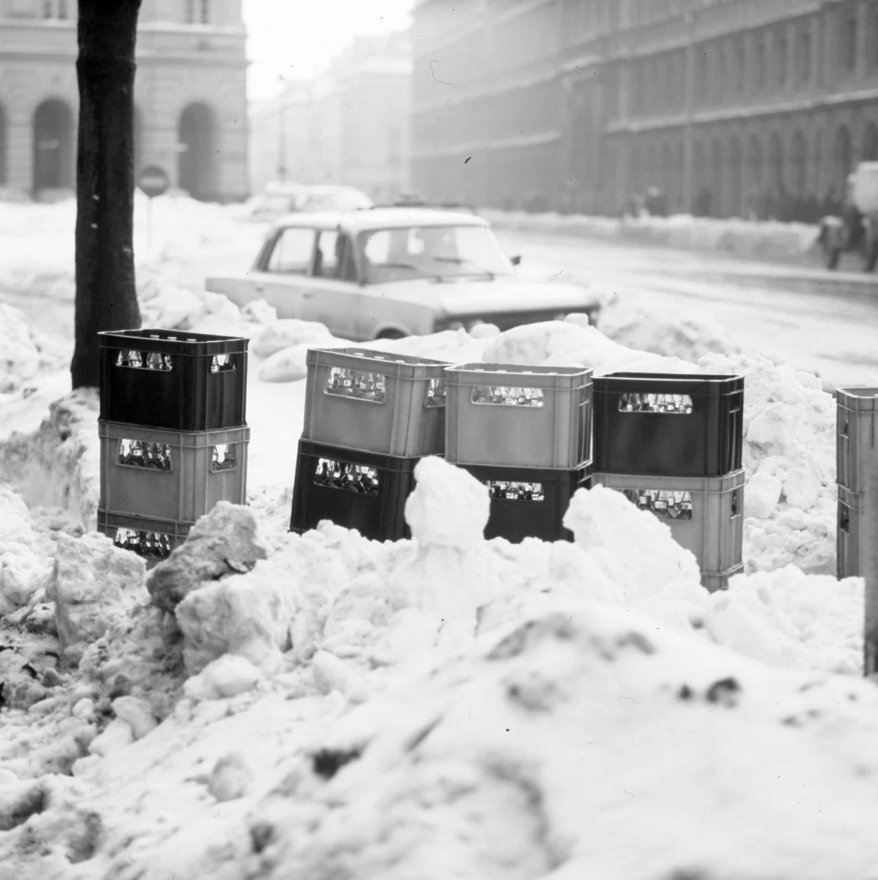 Warszawa, styczeń 1979, ulica Krakowskie Przedmieście