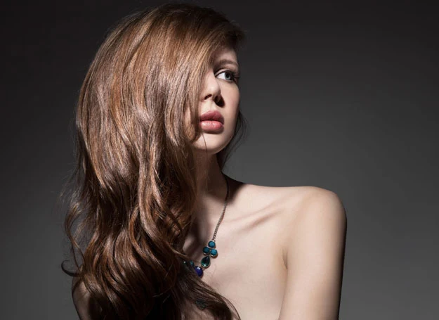 Istnieje kilka sposóbów, by zachować świeżość włosów przez cały dzień Istnieje kilka sposóbów, by zachować świeżość włosów przez cały dzień