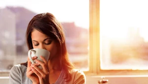 Grupa naukowców postanowiła sprawdzić, czy kawa może zapobiec stopniowemu przybieraniu na wadze pojawiającemu się wraz z wiekiem