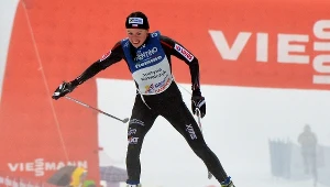 Justyna Kowalczyk na finiszu biegu na 9 km techniką dowolną... dla amatorów, Rampa con i Campioni