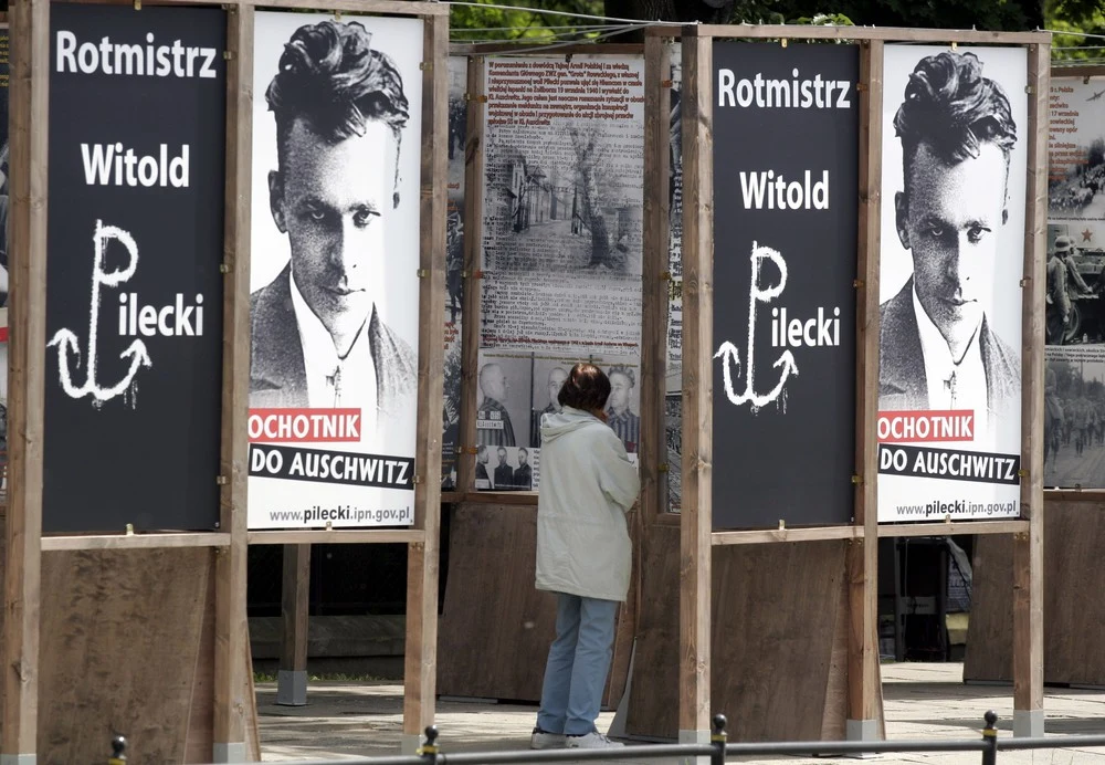 Wystawa w Alejach Ujazdowskich w Warszawie poświecona pamięci rotmistrza Witolda Pileckiego Wystawa w Alejach Ujazdowskich w Warszawie poświecona pamięci rotmistrza Witolda Pileckiego