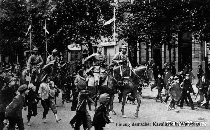 Pocztówka "Wjazd niemieckiej kawalerii do Warszawy"; 1915