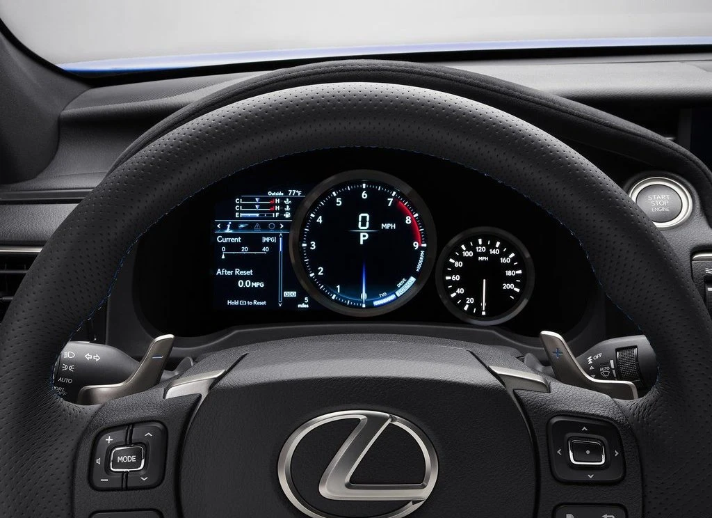 Lexus RC F (2015)