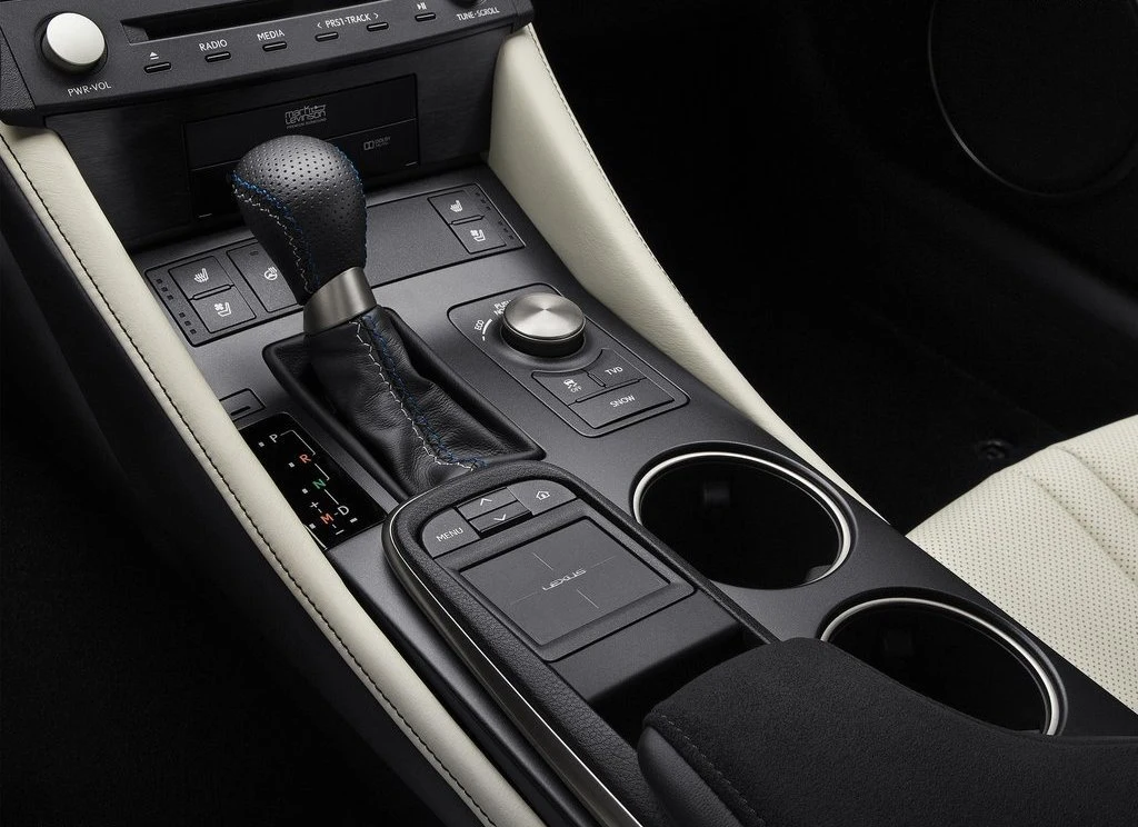 Lexus RC F (2015)