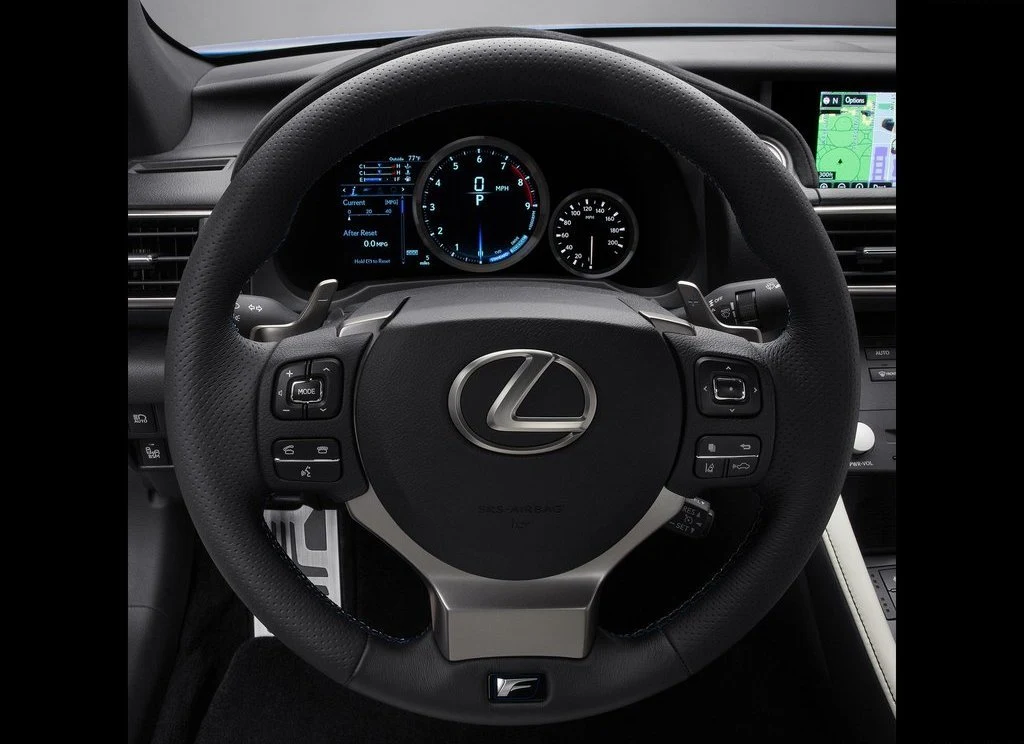 Lexus RC F (2015)