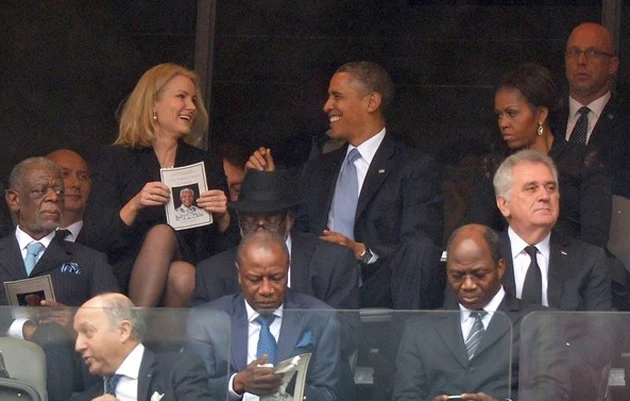 Barack Obama i Michelle Obama na pogrzebie Mandeli
