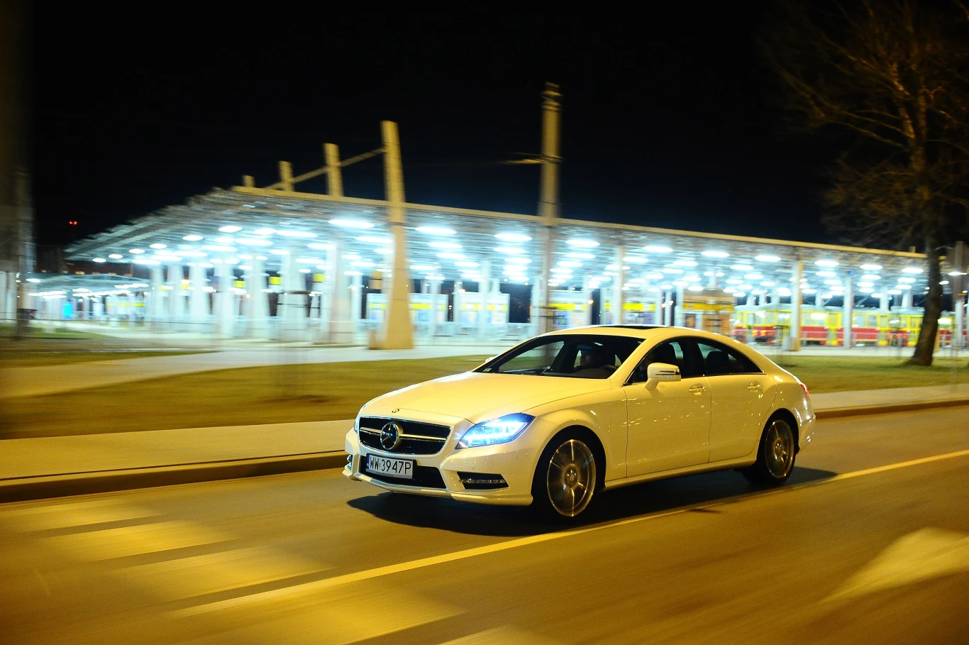 Wygląd drugiej generacji CLS-a jest spójny z innymi autami marki, ale stracił sporo ze swojej lekkości i smukłości. Wygląd drugiej generacji CLS-a jest spójny z innymi autami marki, ale stracił sporo ze swojej lekkości i smukłości.