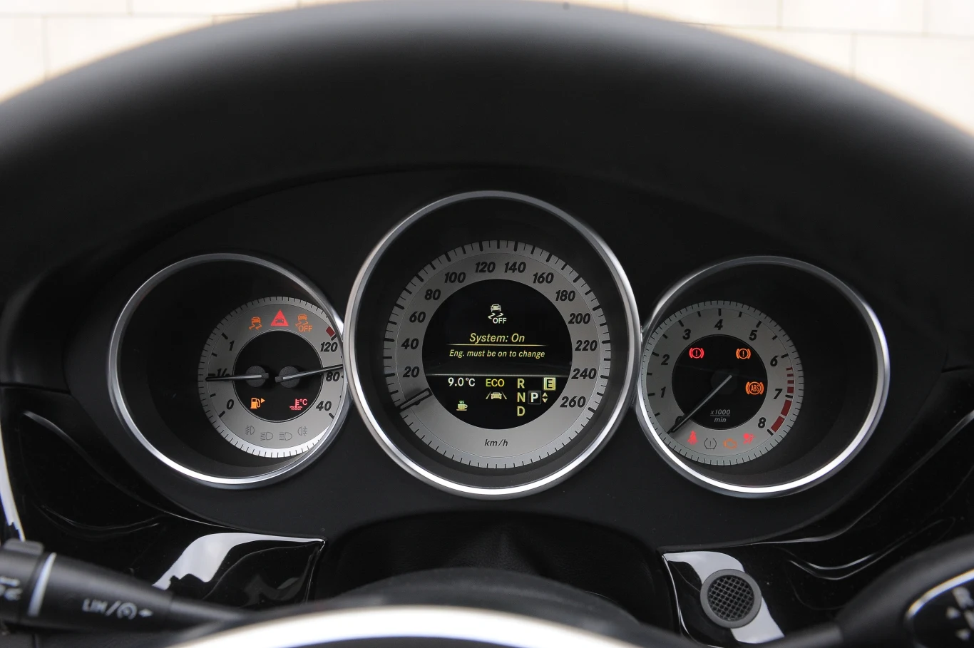 Większość parametrów auta ustawiamy w zaawansowanym komputerze pokładowym. Większość parametrów auta ustawiamy w zaawansowanym komputerze pokładowym.