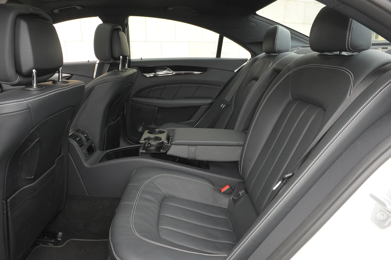 Z tyłu... Z tyłu...