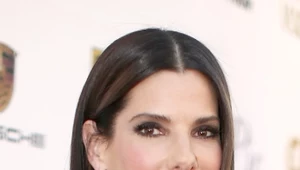 Sandra Bullock: W tej sukience wygląda świetnie  