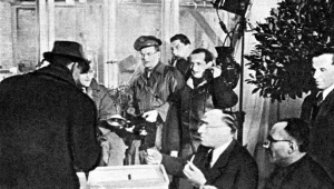 Wybory do Sejmu Ustawodawczego - 19 stycznia 1947 r. Lokal przy ul. Mokotowskiej w Warszawie