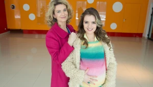 Betty (Joanna Trzepiecińska) i Nicole (Maria Niklińska) 