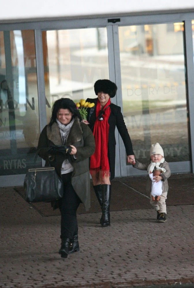 Mucha wychodząc ze szpitala po porodzie miała na palcu obrączkę! Mucha wychodząc ze szpitala po porodzie miała na palcu obrączkę!