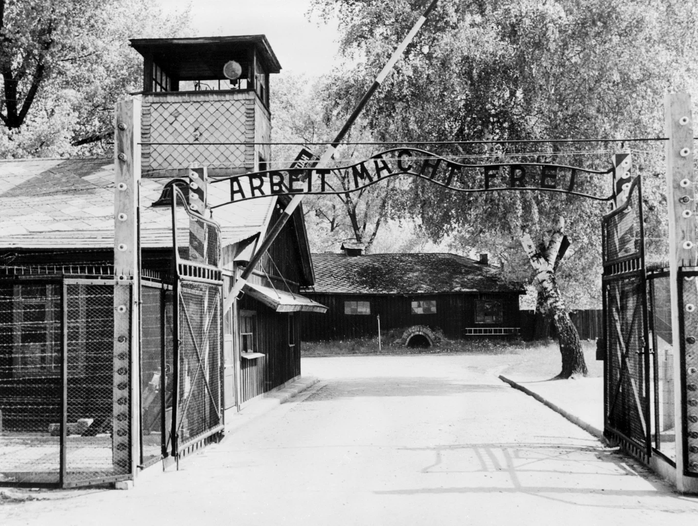 Obóz Auschwitz po wyzwoleniu - kwiecień 1945