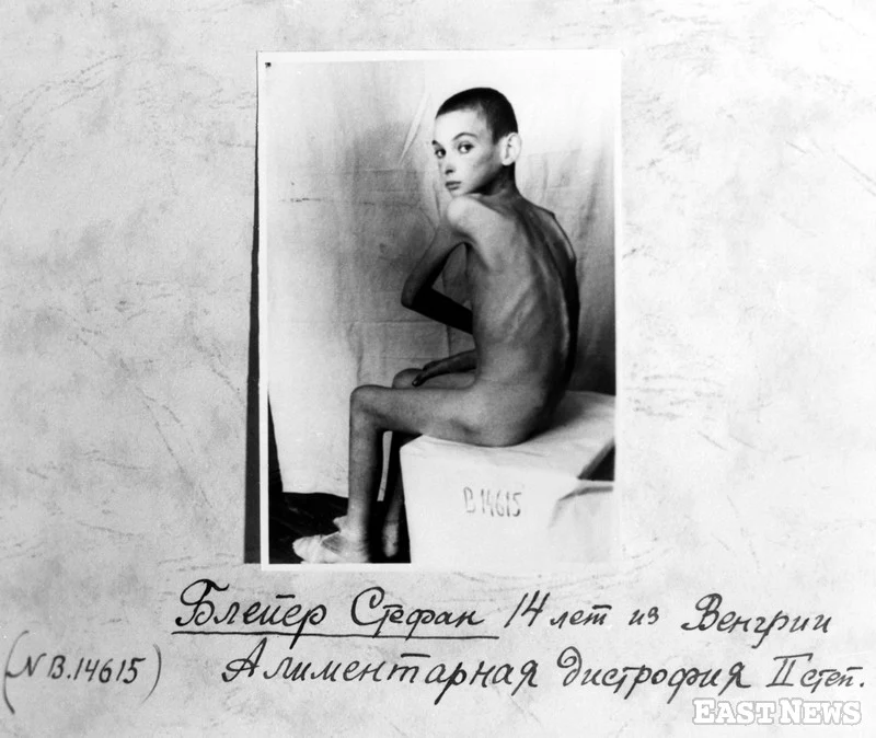 Wyzwolenie obozu Auschwitz - dzieci w punkcie medycznym