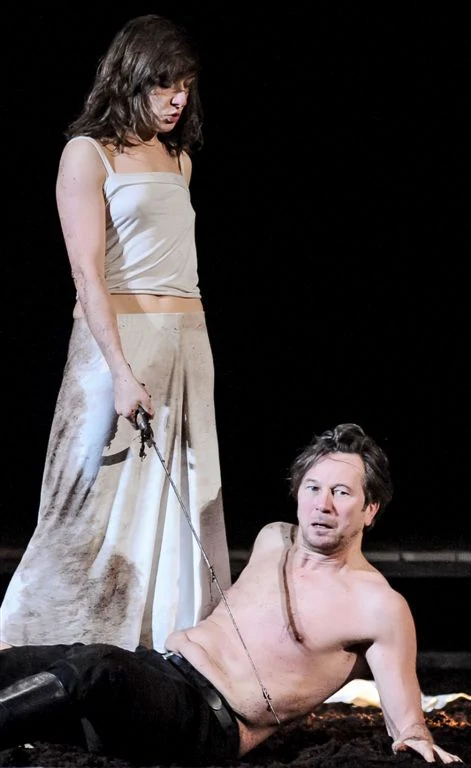 Piotr Cyrwus i Lidia Sadowa w spektaklu "Bolesław Śmiały" Piotr Cyrwus i Lidia Sadowa w spektaklu "Bolesław Śmiały"